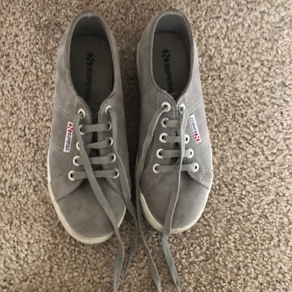 Gray platform Supergas